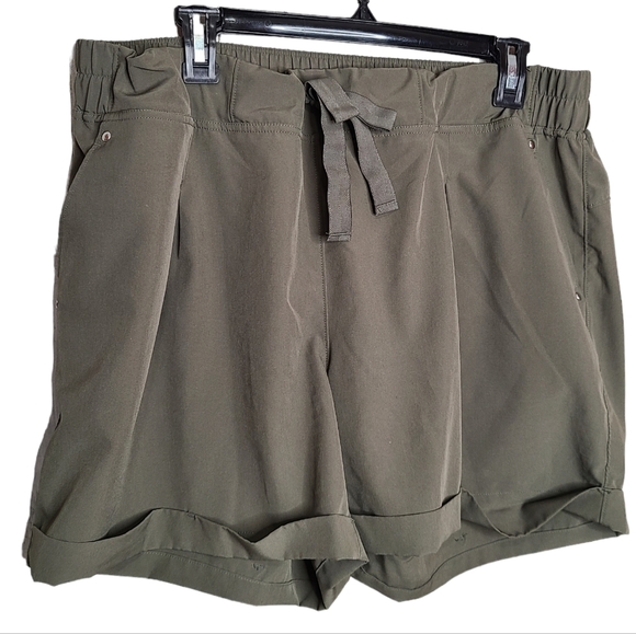 MPG Shorts Mpg Mondetta Performance Gear Pleated Stretch Cuffed